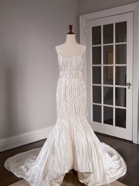 Danielle Frankel Luna Wedding Dress US Size 6